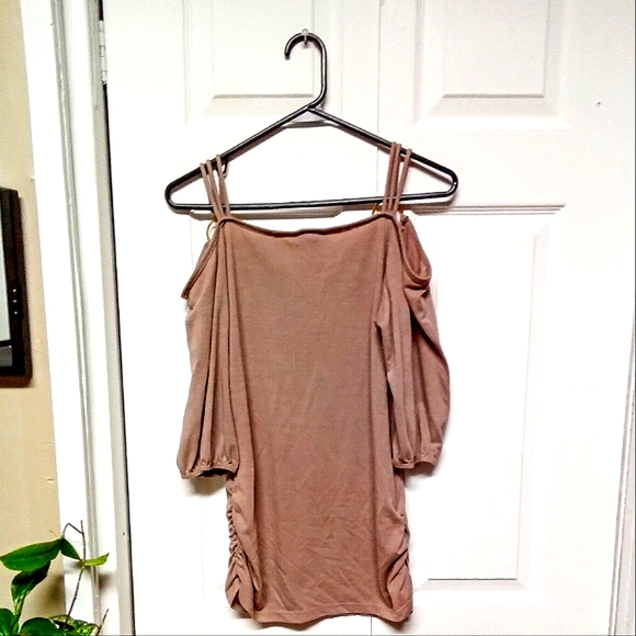 SOLD *Buy 1 get 1 Free,Fiona & Purple open shoulder shirt - Picture 4 of 4